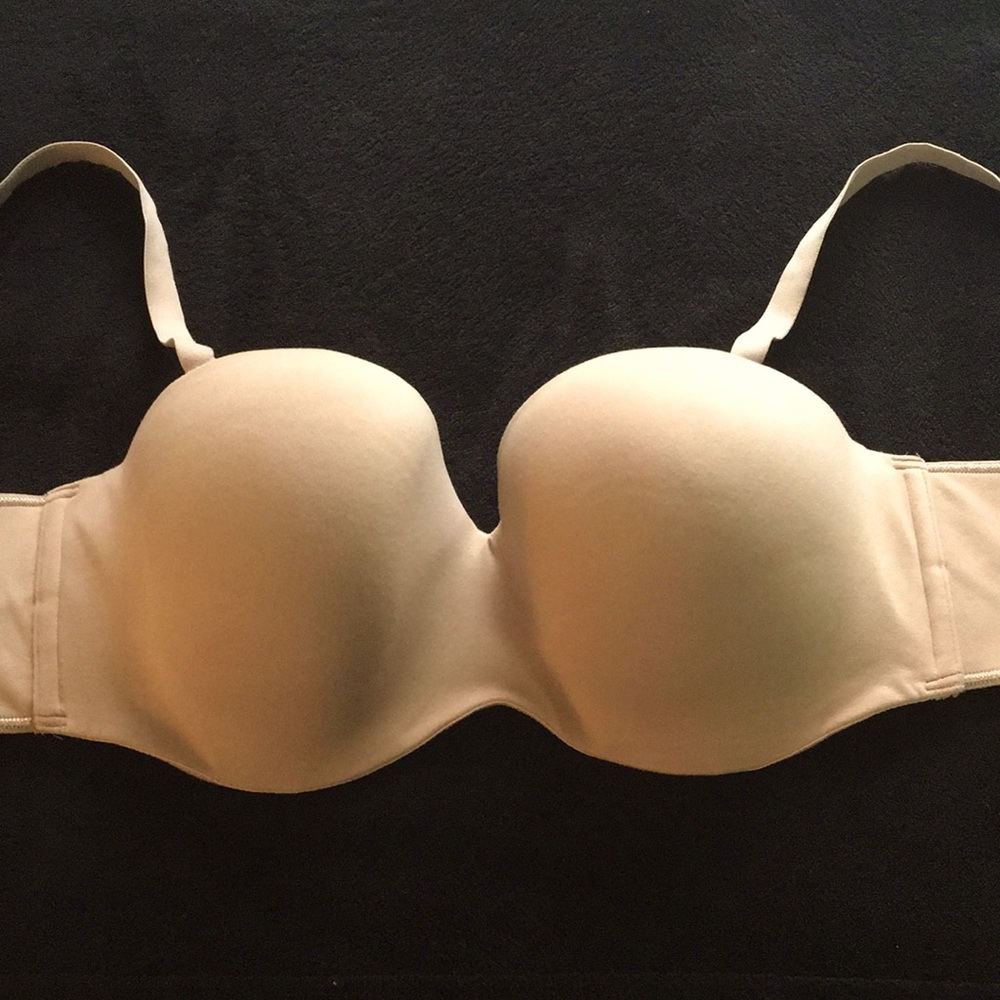 Victoria Secret Body by Victoria, lined strapless bra!